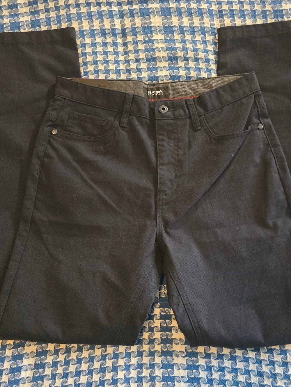 Kenneth Cole Reaction Men's straight-fit stretch jeans - Picture 2 of 5